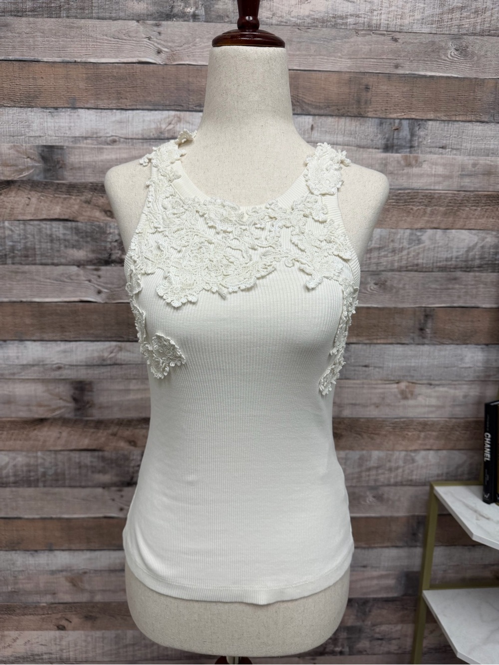 Anthropologie White Embellished Lace Top Sleeveless Lace Cotton/Linen Blend